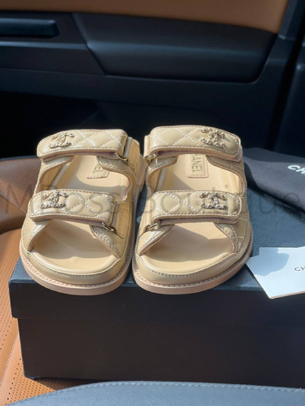 Женские сандалии Chanel Dad в бежевом цвете на липучках