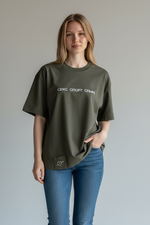 Футболка оверсайз, футболка оверсайз женская, футболка оверсайз мужская, футболка оверсайз унисекс, футболка свободного кроя, футболка большого размера, футболка объемная, футболка мешковатая, футболка удлиненная оверсайз, футболка оверсайз с круглым вырезом, футболка оверсайз с V-образным вырезом, футболка оверсайз с прямыми плечами, футболка оверсайз с коротким рукавом, футболка оверсайз с длинным рукавом, лонгслив оверсайз, футболка-платье оверсайз, футболка оверсайз из хлопка, футболка оверсайз из плотного хлопка, футболка оверсайз грубый трикотаж, футболка оверсайз из льна, футболка оверсайз оверлок, футболка оверсайз стрейч, тяжелая футболка оверсайз, базовая футболка оверсайз, повседневная футболка оверсайз, футболка оверсайз на каждый день, футболка оверсайз уличного стиля, футболка оверсайз домашняя, футболка оверсайз однотонная, футболка оверсайз с принтом, футболка оверсайз с рисунком, футболка оверсайз с логотипом, футболка оверсайз с карманом, футболка оверсайз с боковым разрезом, футболка оверсайз с высоким боковым разрезом, футболка оверсайз с французской проймой