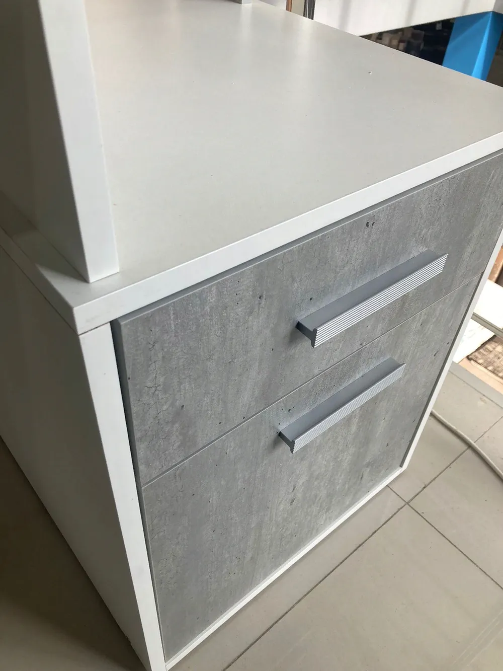 Стол комп Лайф белый/бетон