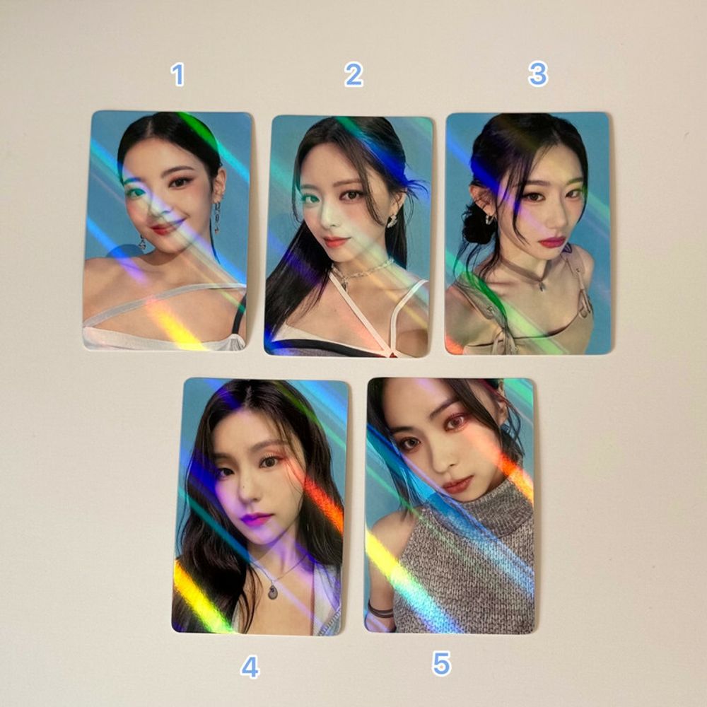 Альбом ITZY GUESS WHO