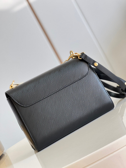 Louis Vuitton Twist MM