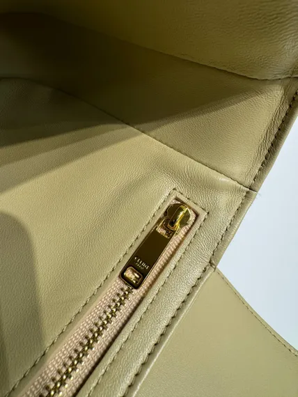 Сумки CELINE CLASSIQUE TRIOMPHE из блестящей кожи