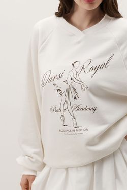 Свитшот с V-образным вырезом кремового цвета