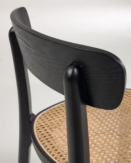 Стул Romane с сиденьем из ротанга черный каркас | La Forma | Испания | Купить в Hallberg.ru