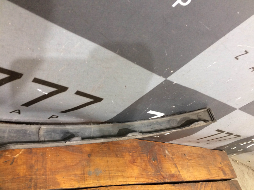 Накладка юбки переднего бампера Kia Picanto 3 (JA) 17-нв Б/У Оригинал 86591G6300