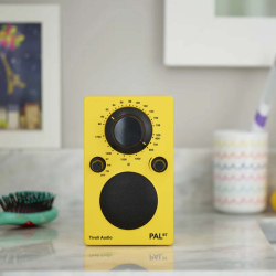 Tivoli PAL BT Желтый [Yellow] — портативный радиоприемник с Bluetooth
