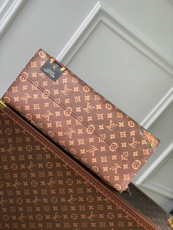 Louis Vuitton Onthego Voyage