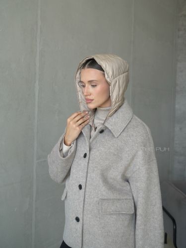 Бежевое пальто-пиджак с утепленным жилетом