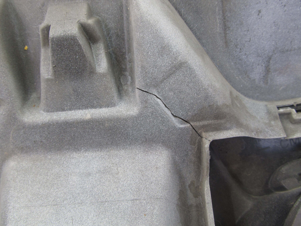 Решетка радиатора Renault  Fluence 1 09-17 Б/У Оригинал 623108841R