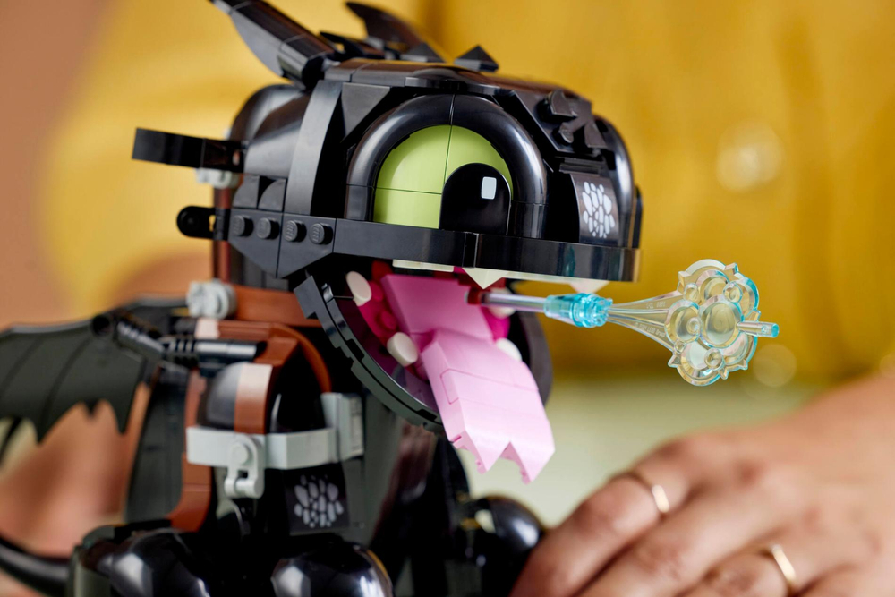Конструктор Лего Иконс Как приручить дракона Беззубик 10375 | LEGO Icons Toothless 10375 коллекционная 784 детали 18+