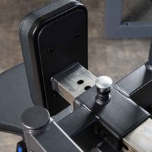 A618 Разведение рук сидя (задние дельты, спина)