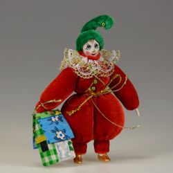 Ёлочная игрушка Гном с домиком