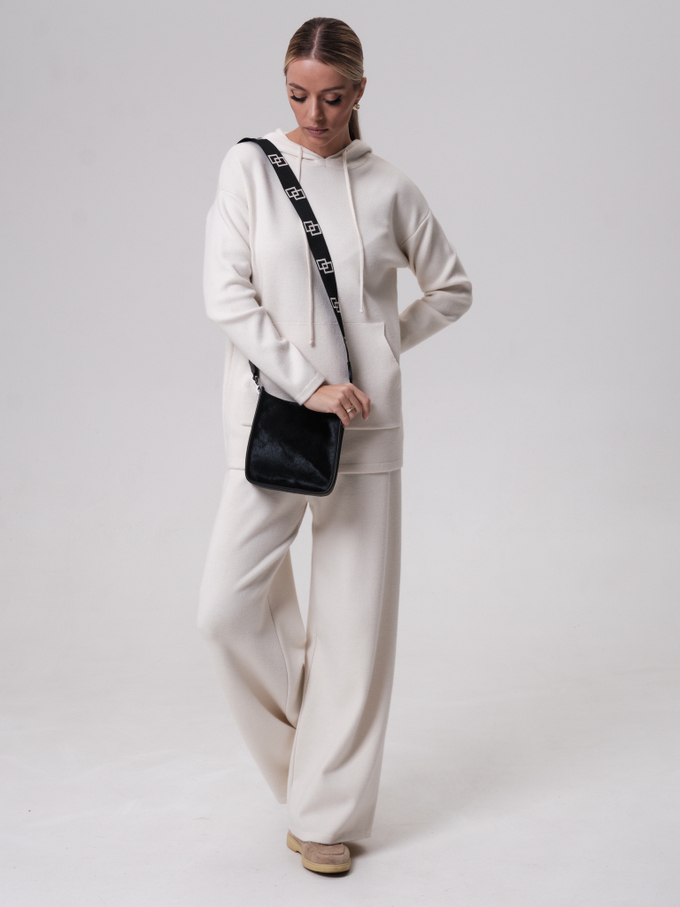 Сумка кожаная на плечо пони черная