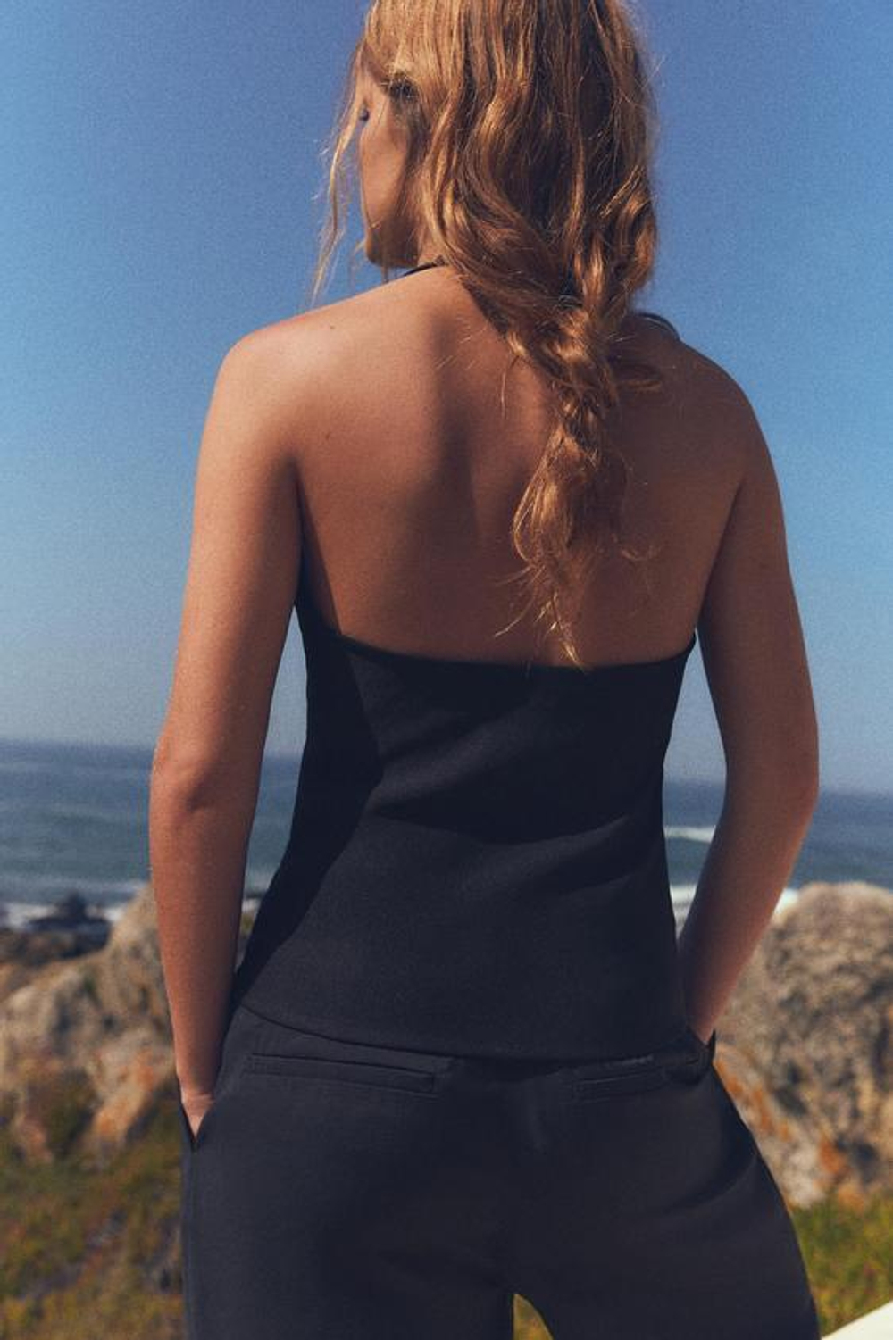 ZARA ТОП С ГОРЛОВИНОЙ ХАЛТЕР И СБОРКОЙ, ЧЕРНЫЙ