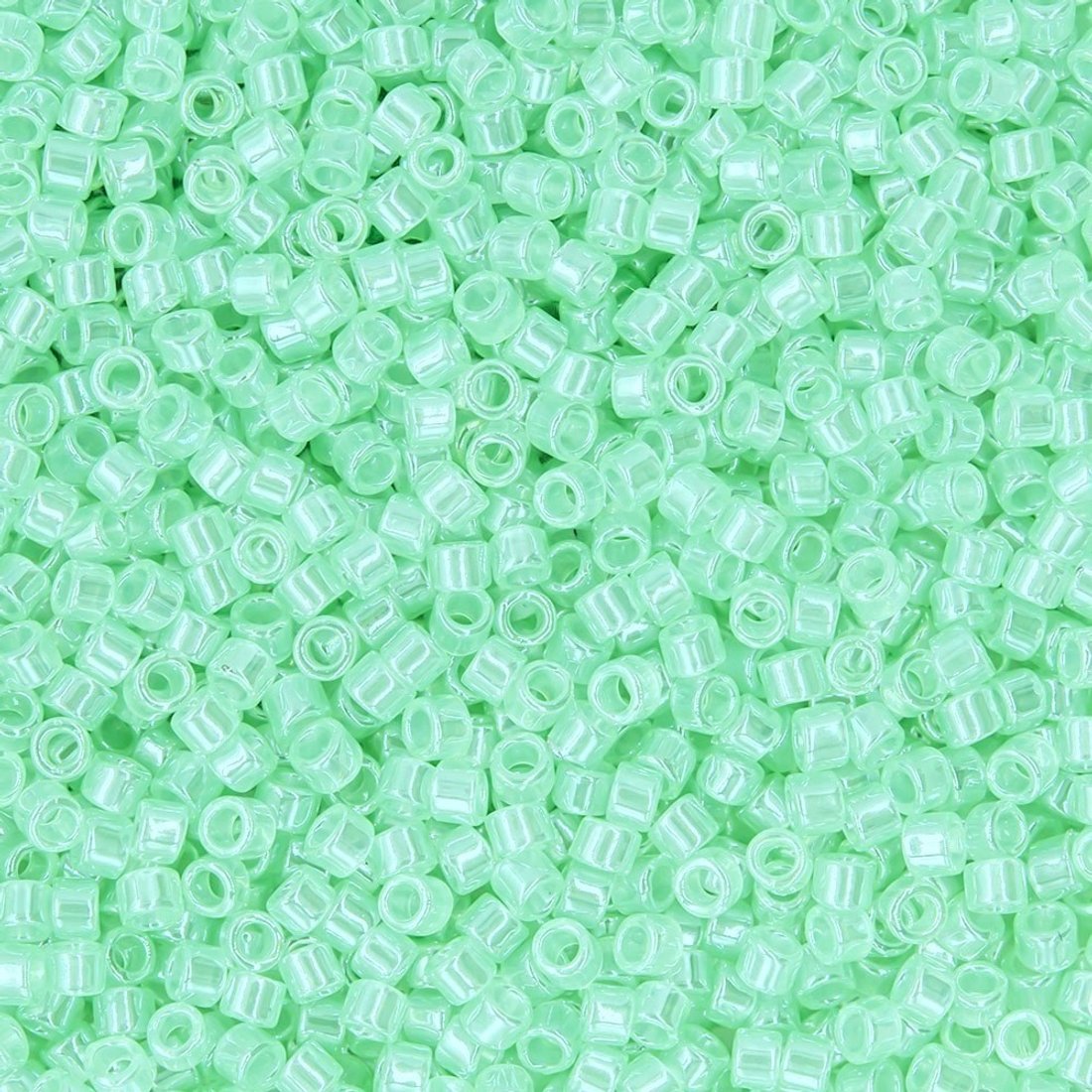 Японский бисер TOHO Treasure (№144), жемчужный глянцевый