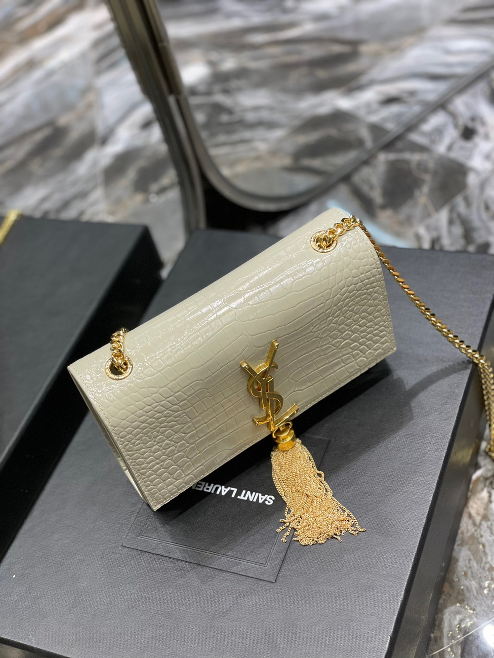 Saint Laurent Kate Small Bag 20 cm