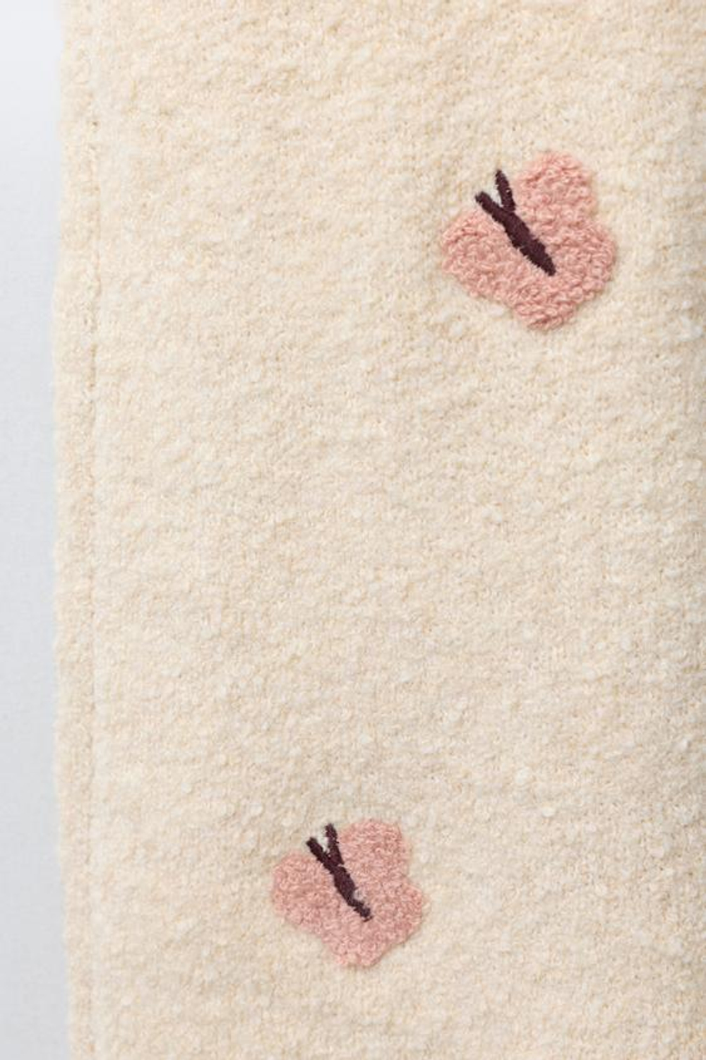 ZARA ТРИКОТАЖНЫЙ КОМБИНЕЗОН С ВЫШИВКОЙ «БАБОЧКИ», СВЕТЛО-БЕЖЕВЫЙ