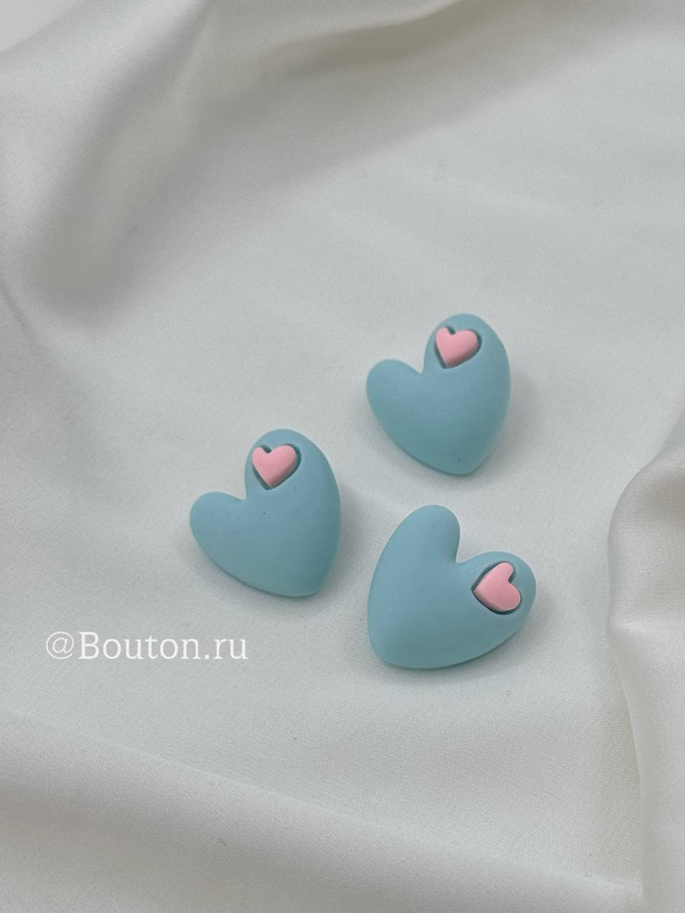 Пуговицы сердечки пластиковые голубые