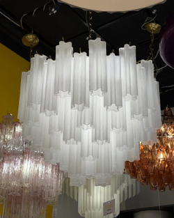 Люстра из стеклянных туб