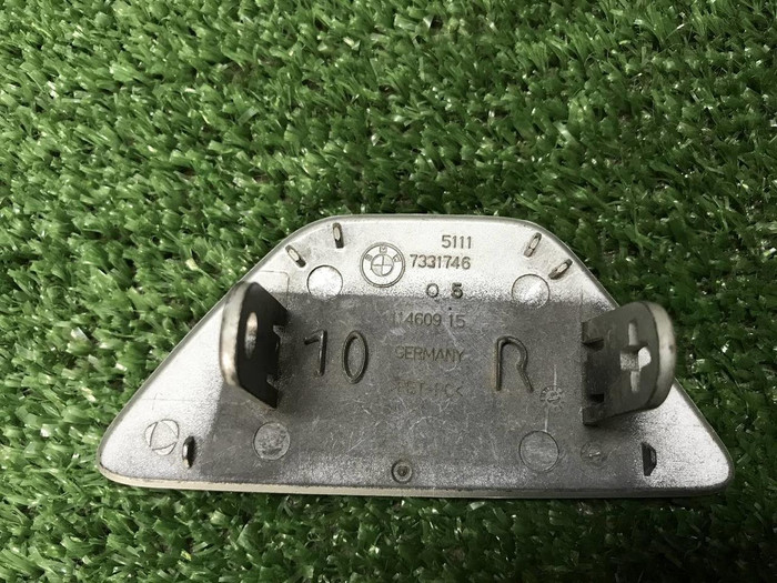 Крышка форсунки правая BMW 5er F10 F11 (2009-2017)