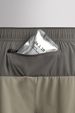 ZARA КОМБИНИРОВАННЫЕ ШОРТЫ ДЛЯ ТРЕЙЛРАННИНГА 7”, СЕРЫЙ