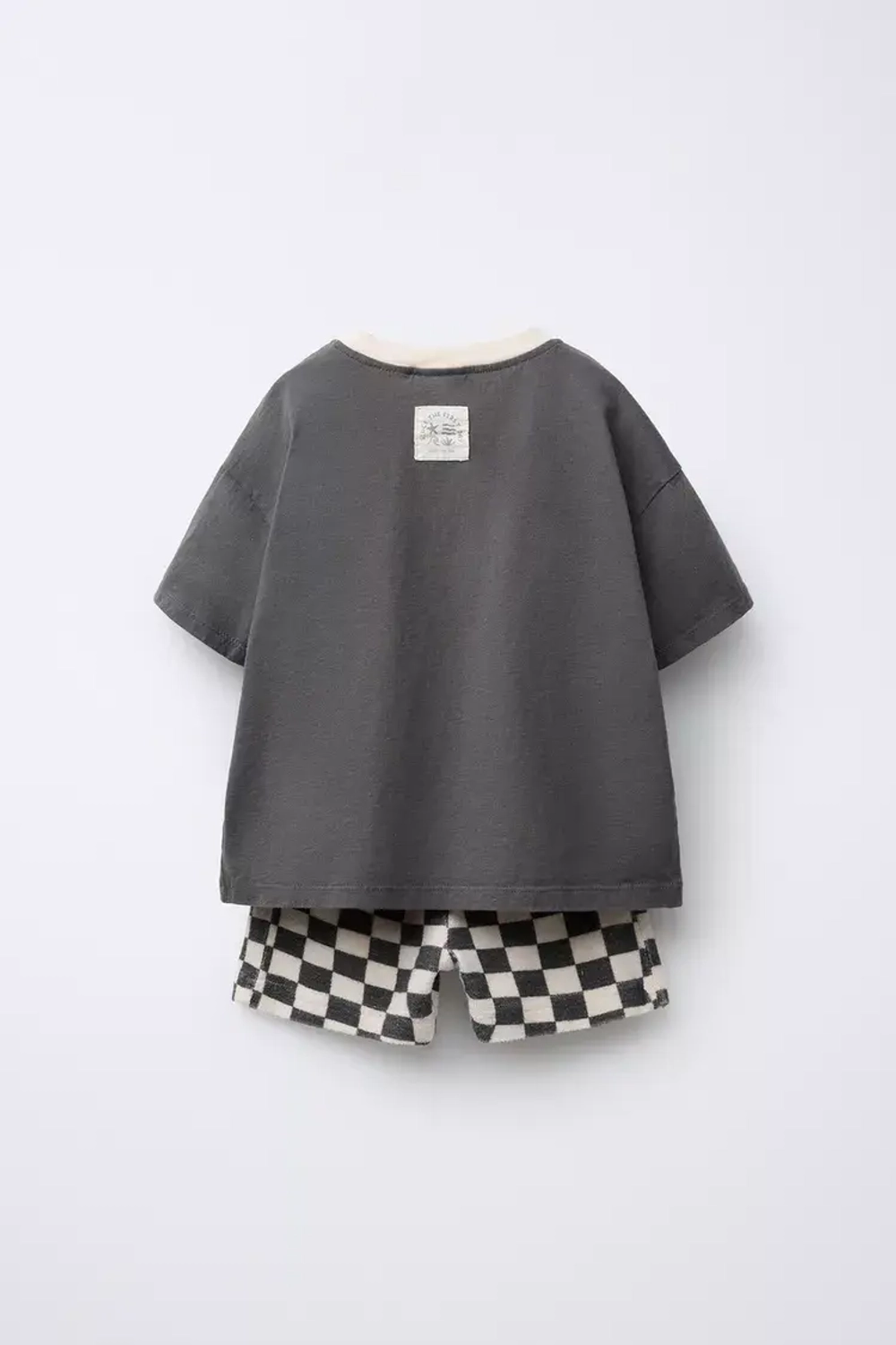 ZARA КОМПЛЕКТ ИЗ ФУТБОЛКИ И ШОРТОВ-ДЖОГГЕРОВ В КЛЕТКУ, АНТРАЦИТОВО-СЕРЫЙ