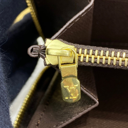 Louis Vuitton Zippy Wallet