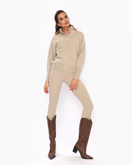 Женский джемпер с высоким воротом на кнопках