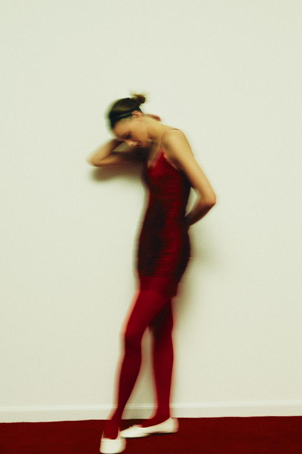 ZARA КОРОТКОЕ КРУЖЕВНОЕ ПЛАТЬЕ С БАХРОМОЙ, НАСЫЩЕННЫЙ КРАСНЫЙ