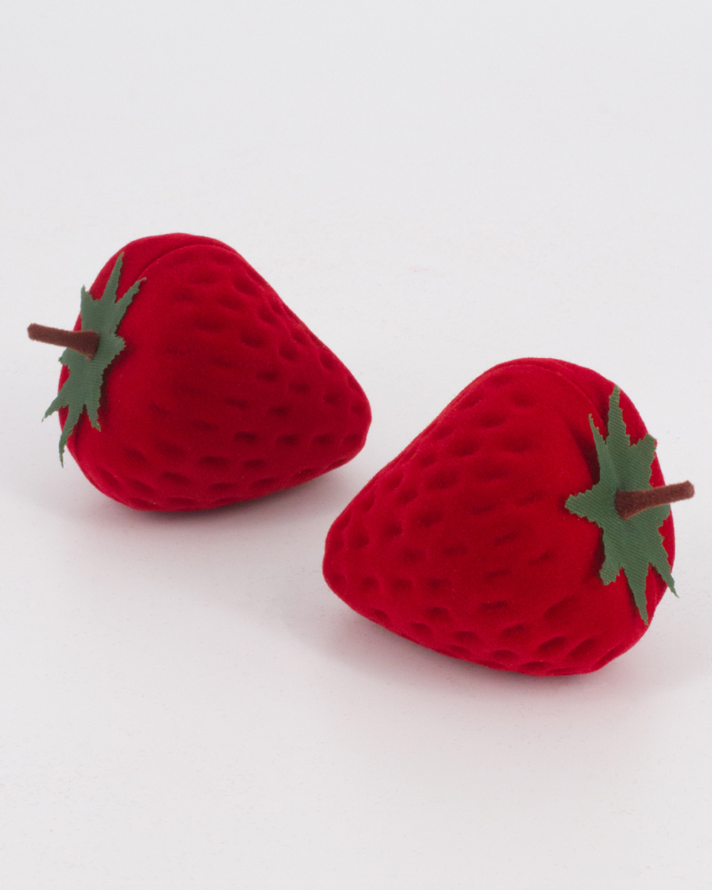 Флокированный футляр в форме клубнички для ювелирного кольца