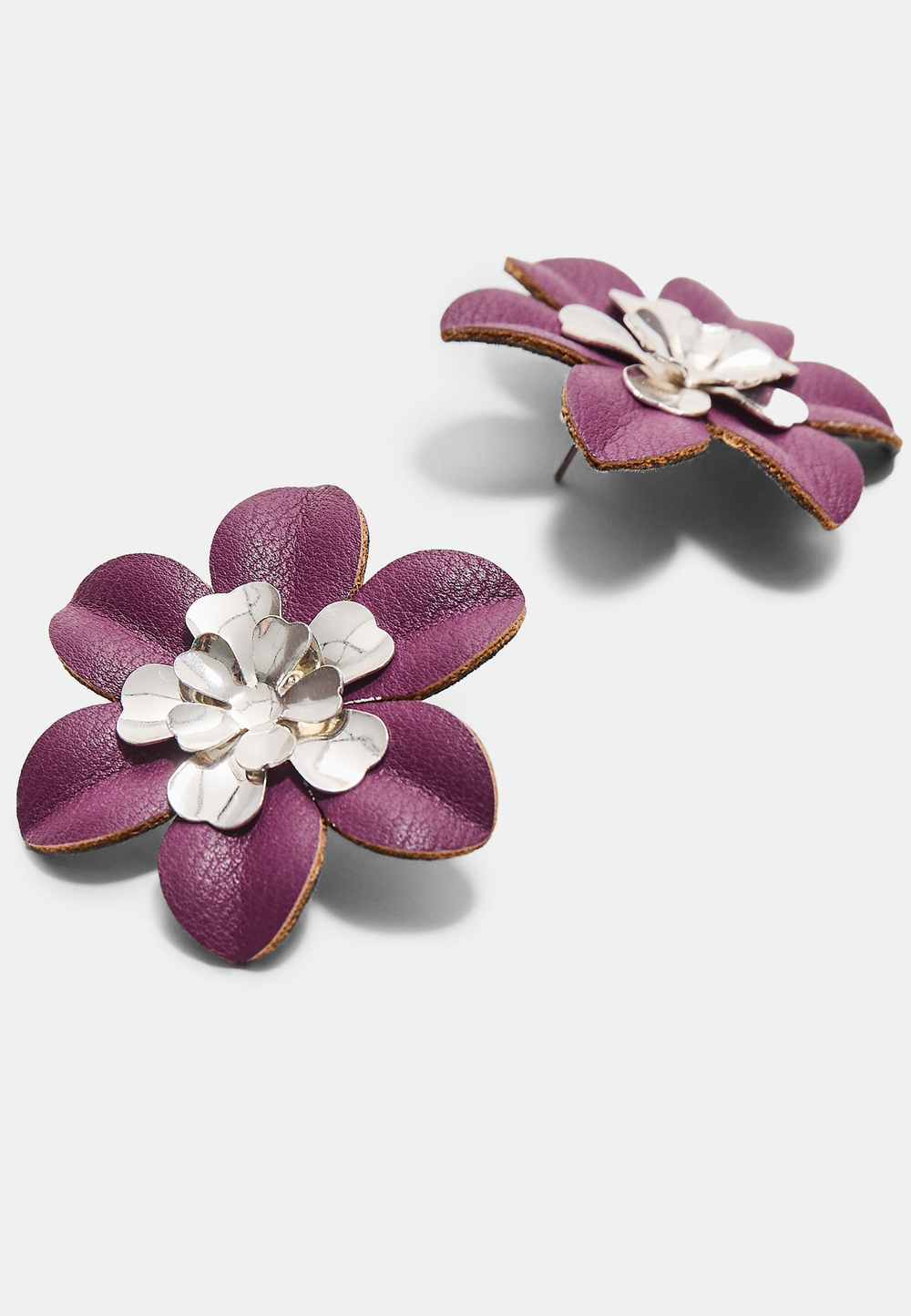 STRADIVARIUS Серьги-цветы с контрастным эффектом кожи, темно-фиолетовый