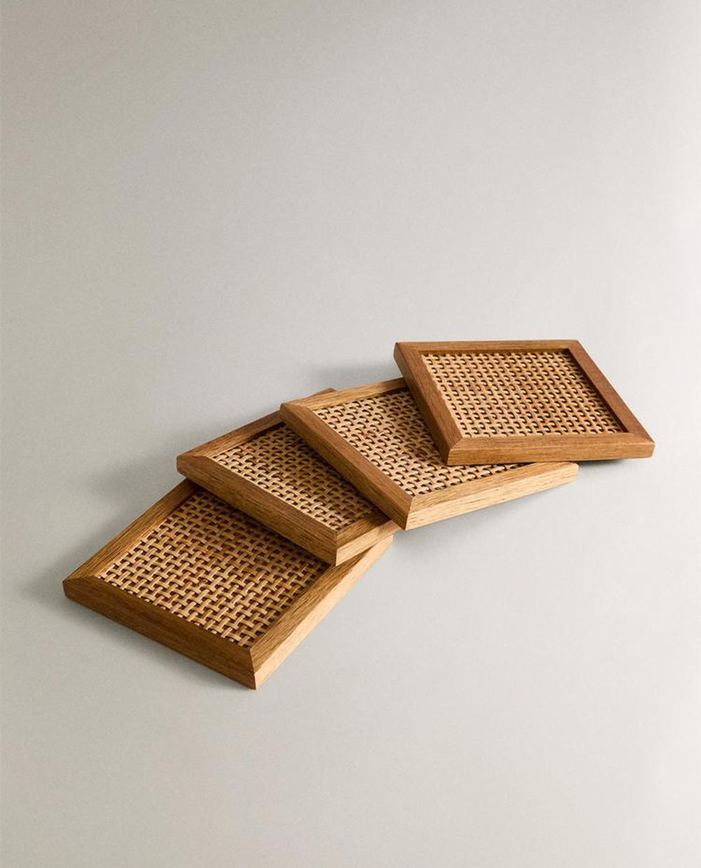 ZARA HOME Набор деревянных подставок под стаканы (4 шт.), коричневый