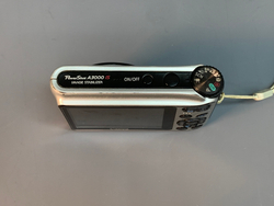 Canon PowerShot A3000 IS, немного вздут аккумулятор