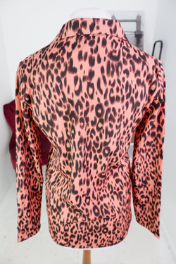 Блузка с ярким принтом, маркировка S, визуально на 44 размер