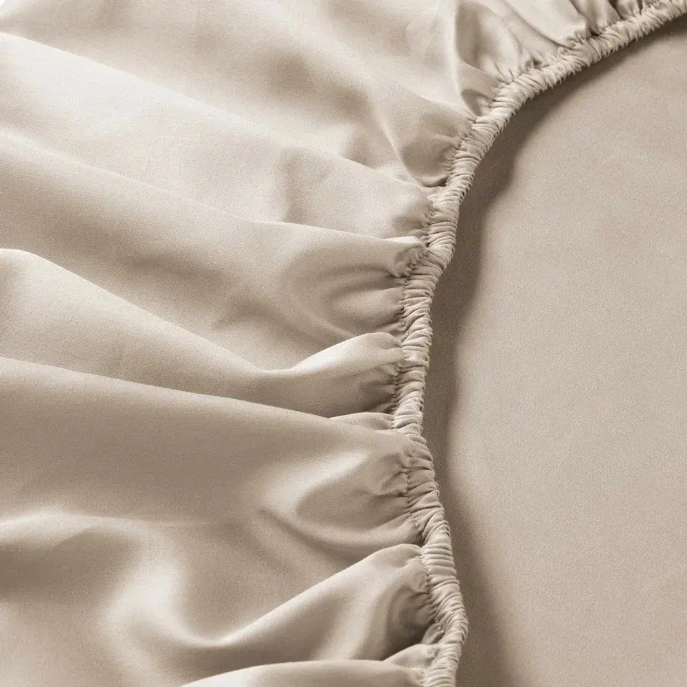 Сатиновая простынь на резинке НАТЕСМИО 200х200 | светло-бежевый