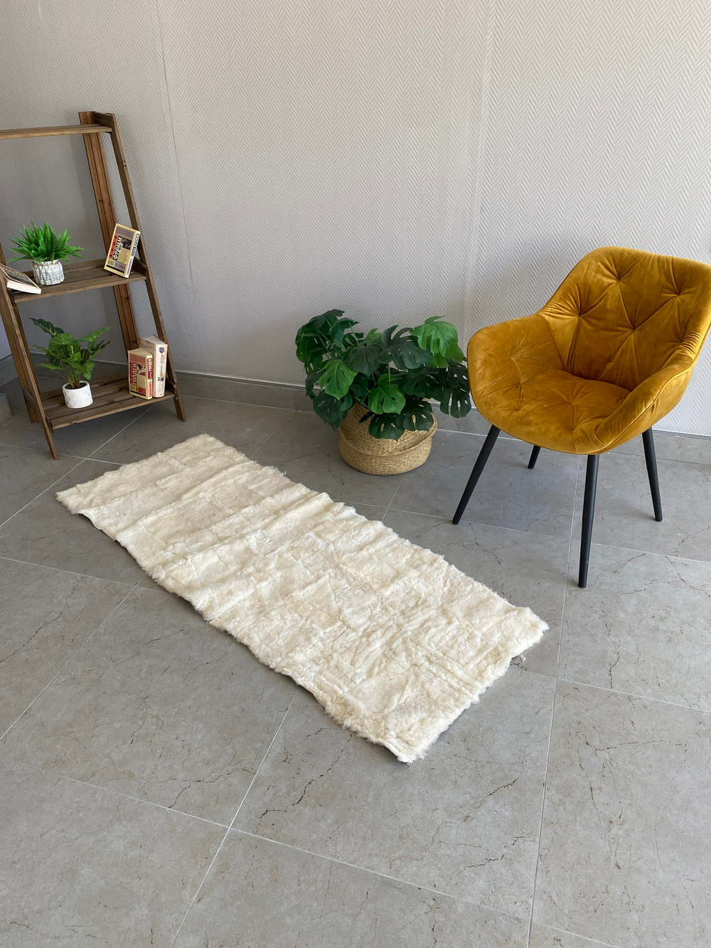 Коврик прикроватный накидка на кресло из кусочков овчины, 160 х 50 см.