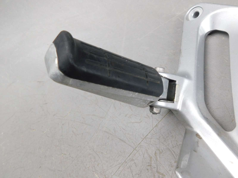 Подножки пассажирские Yamaha FJR1300 RP04 2001