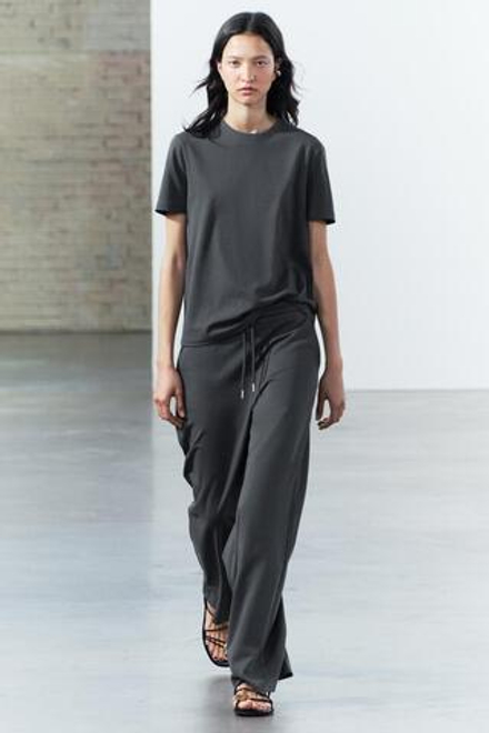 ZARA ФУТБОЛКА ИЗ ПЛОТНОГО ХЛОПКА, УГОЛЬНЫЙ