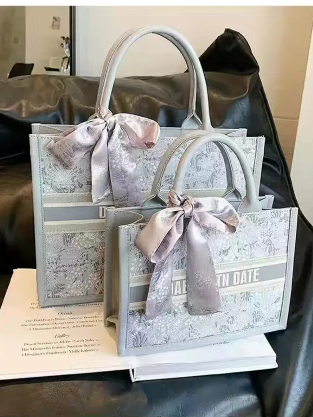 Сумка для учебы большая а4 тоут серая y2k с бантиком