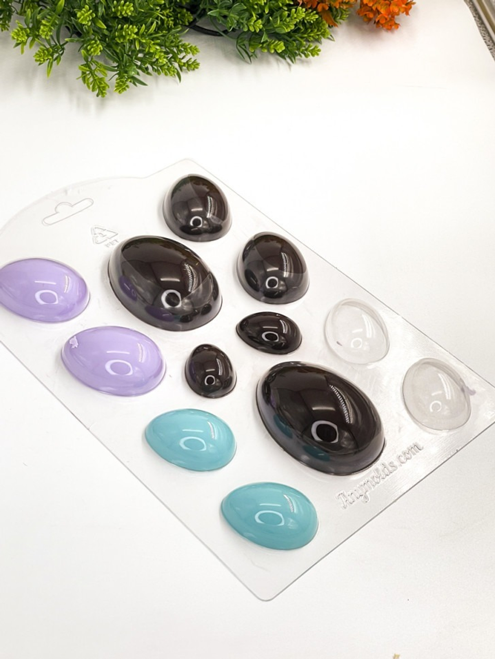 Пластиковая форма для шоколада "Яйца ассорти"