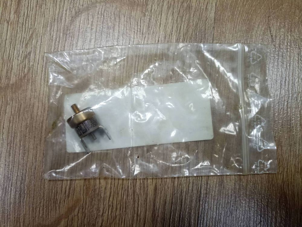 E-2205108 HYGROMATIK Аварийный термостат с ручным сбросом 100°C ± 5K