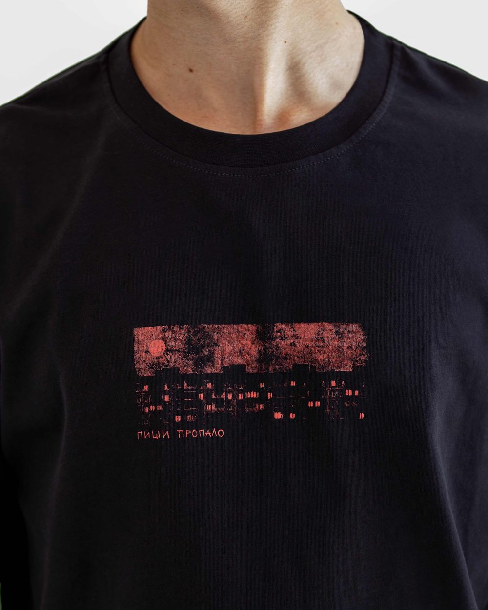 Футболка Омут!Кастом Горизонт Черная