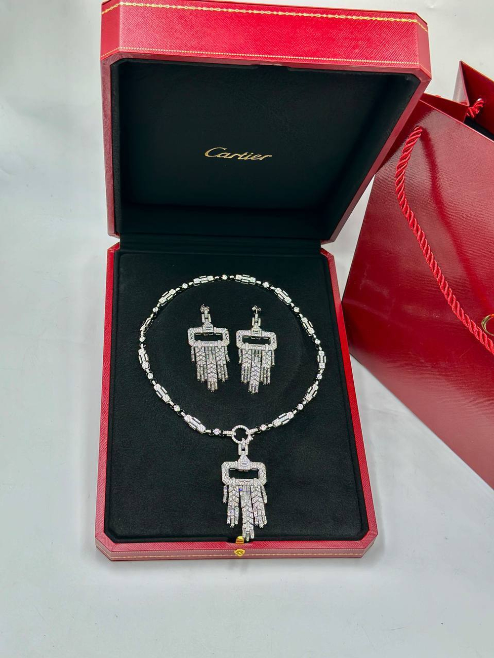 Набор Cartier (кулон + серьги)
