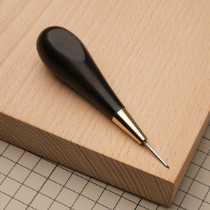 Шило для докола мечевидное (темная ручка)