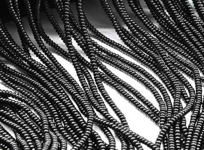 сглр21-ч Стекло гладкий рондель 2*1мм, черный, нить 31см