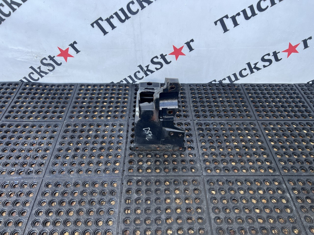 Кронштейн торсиона кабины левый 2018г.