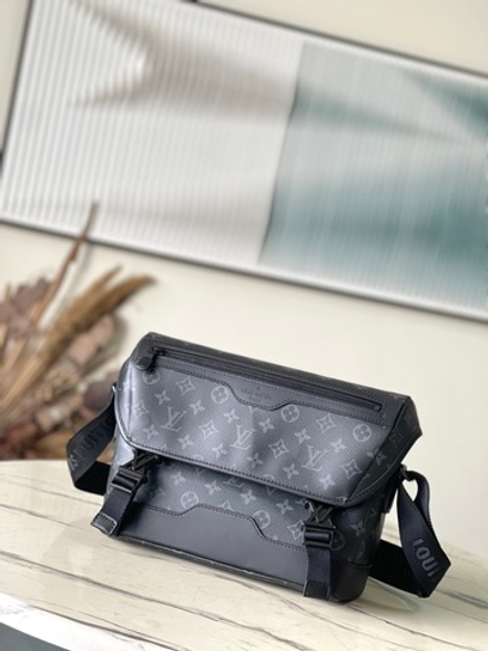Louis Vuitton Messenger Voyager PM