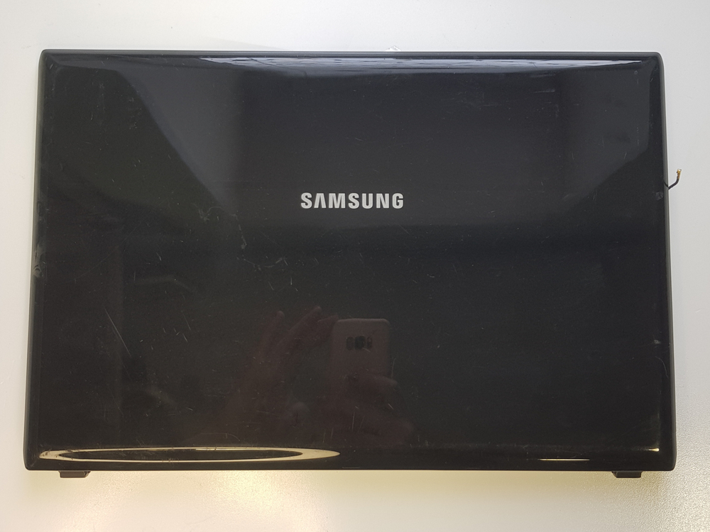 Верхняя крышка (матрицы) BA75-02219A Samsung NP-R518 R519 R520 R522