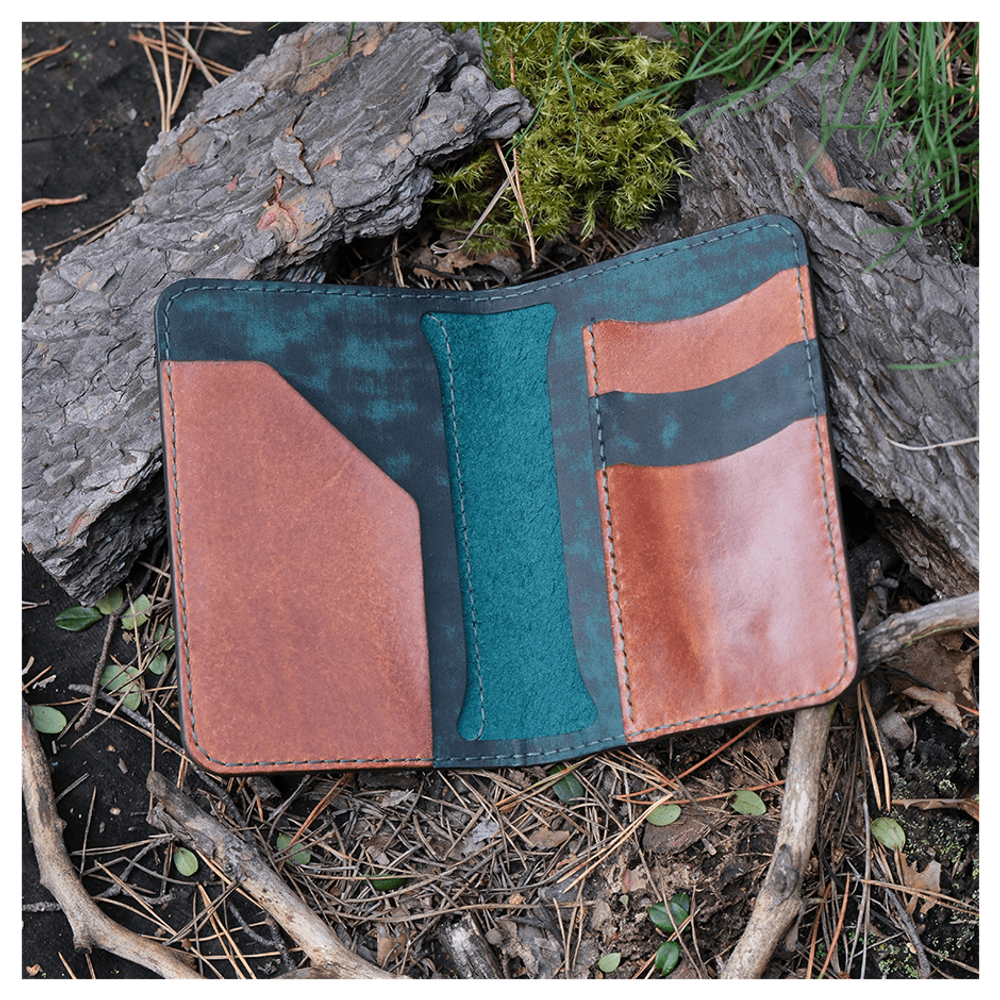 Кожаная обложка на паспорт «Шаманка»