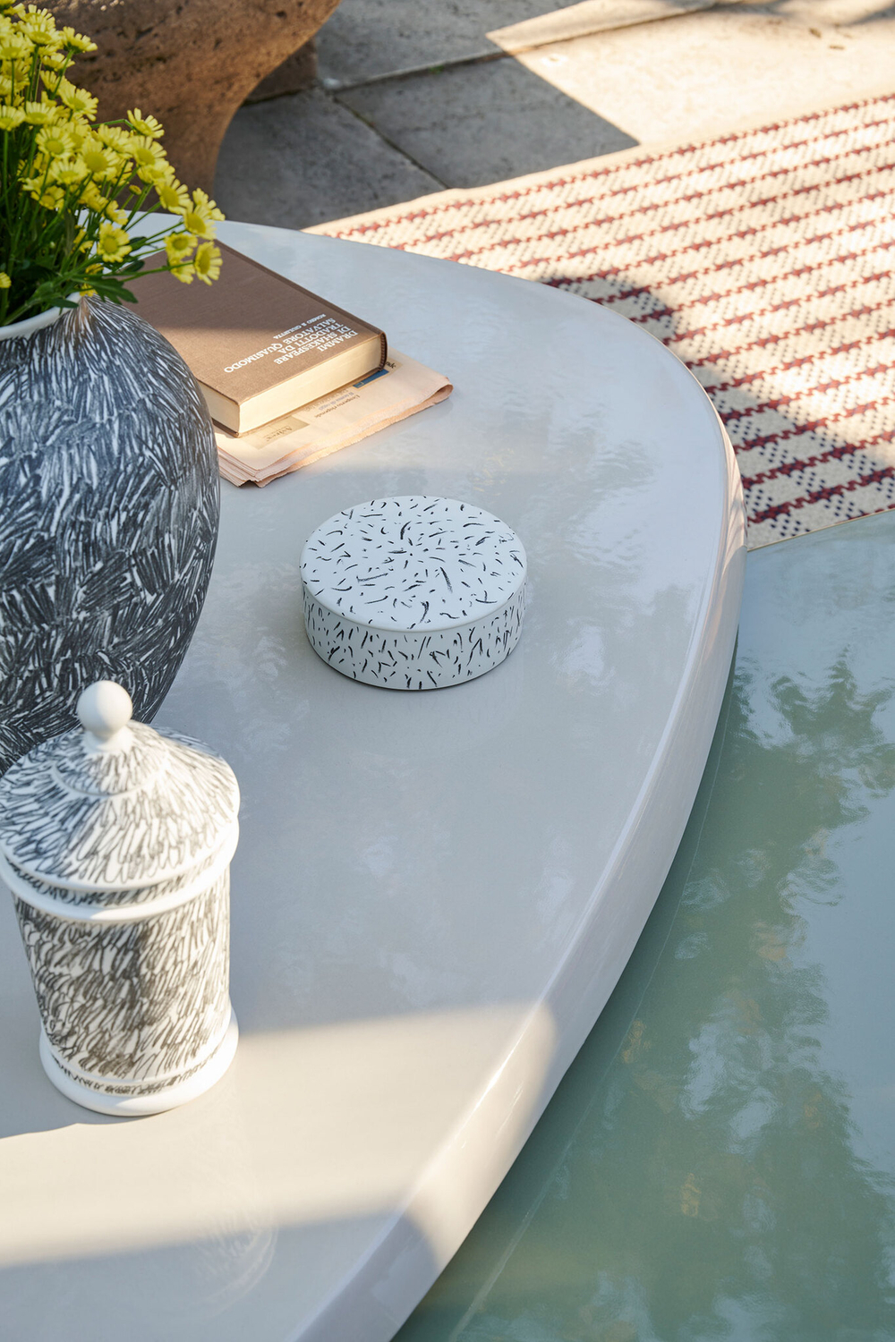 Стол Cassina MEXIQUE OUTDOOR LOW TABLE
